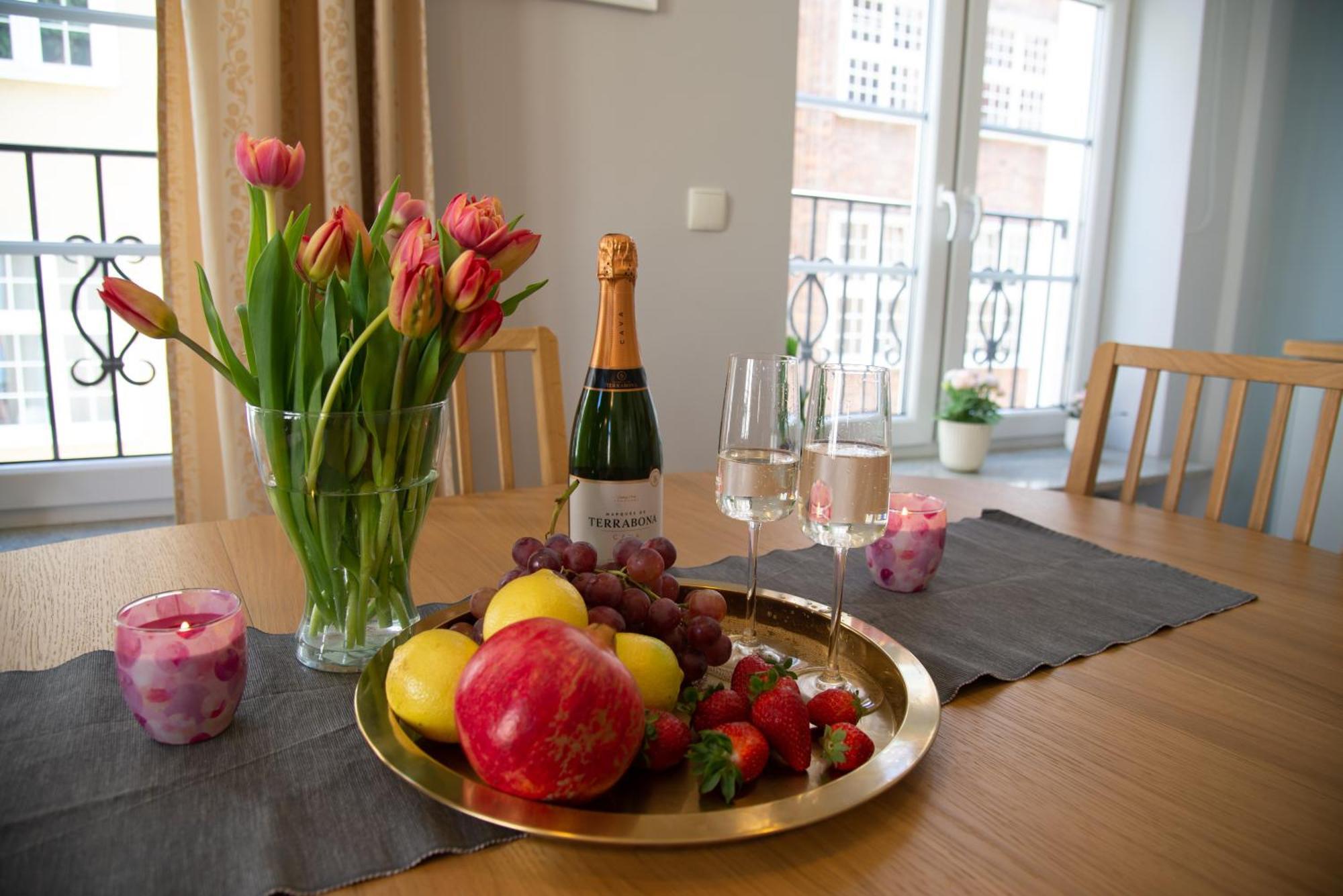 Maya'S Flats & Resorts - Staromiejski Apartments Gdańsk Buitenkant foto
